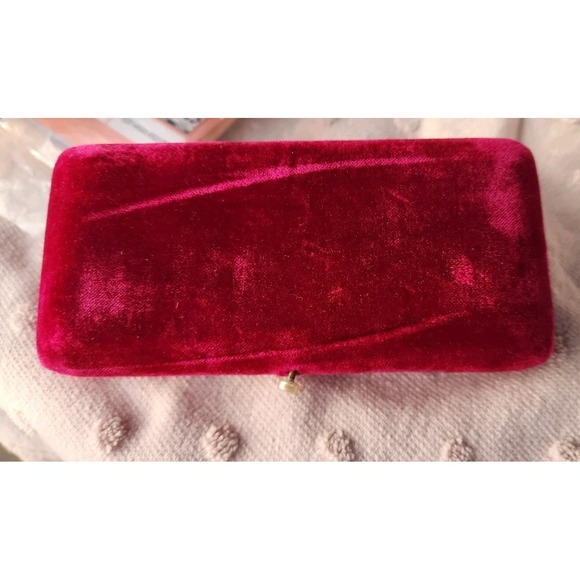 Vintage Bulova Aristocrat Beauty Red Burgandy Velvet Watch Box Empty Case main image 8